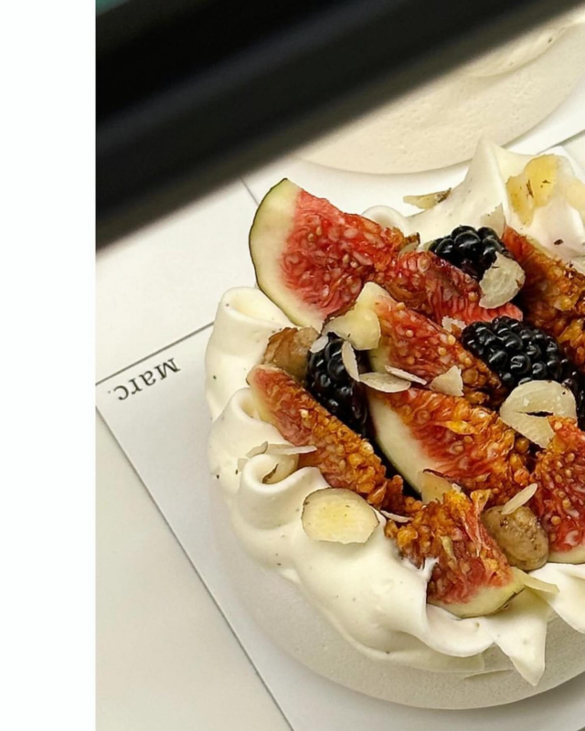 Paris in Berlin - mehr als das perfekte Croissant - heute stellen wir euch @marc.patisserie vor. Wer nicht nur isst, sondern wert auf Detailverliebtheit, kulinarische Kreativität und Geschmacksexplosionen legt, ist hier genau richtig! 🤍

Bild: @marc.patisserie 

#schlafzimmer #bett #balkon #altbau #altbausanierung
#altbauwohnung #inneneinrichtung #einrichtung
#wohnzimmer #bedroom #bedroomdesign #homesweethome #apartmenttherapy #apartment #apartmentdecor #interiorstyling #interiordesign #hollywood #hollywoodstudios #burbank #filmlocation #filmfotography #europe #germany #berlin